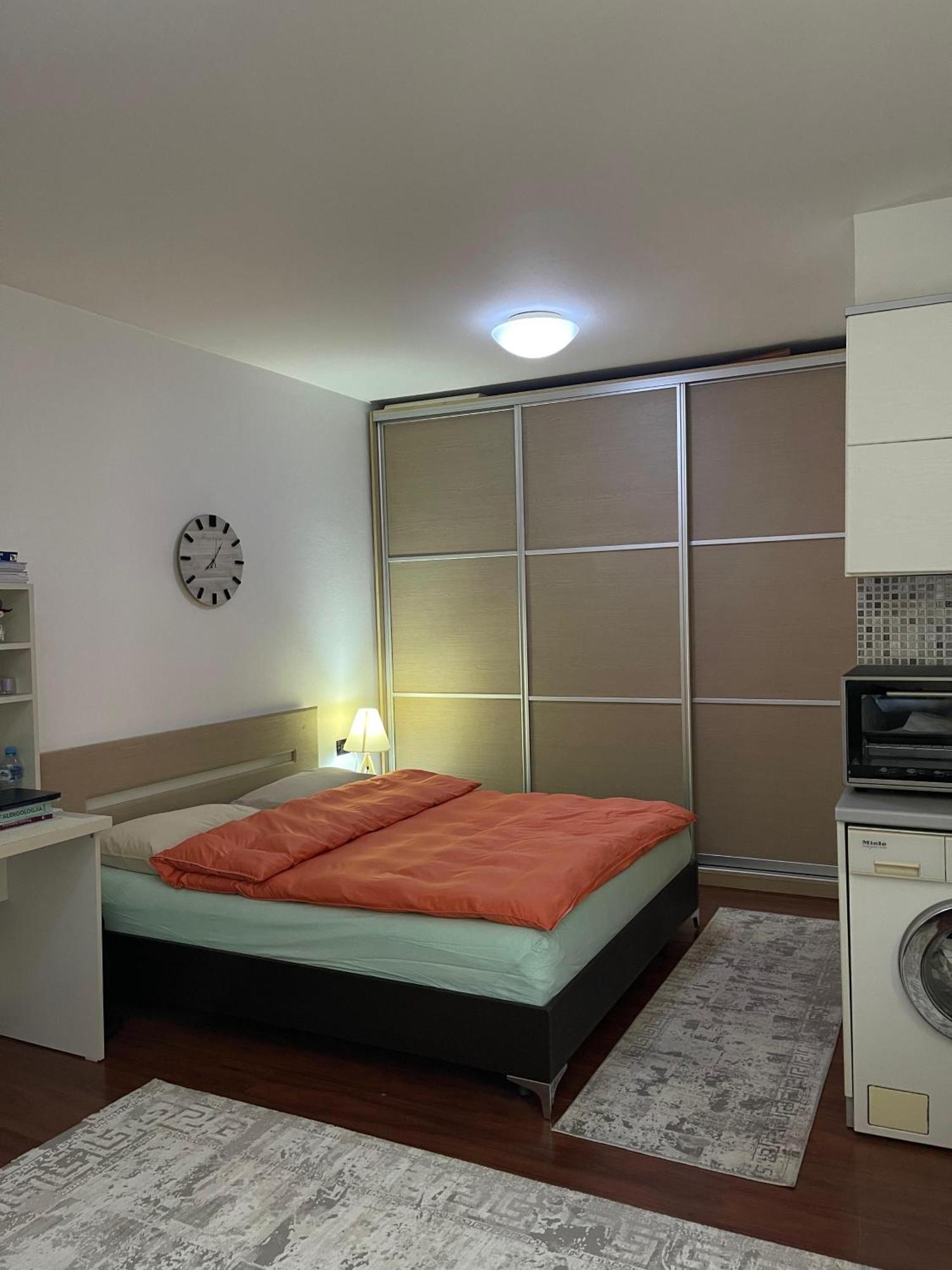 Sky Center Apartment Tirana Bagian luar foto