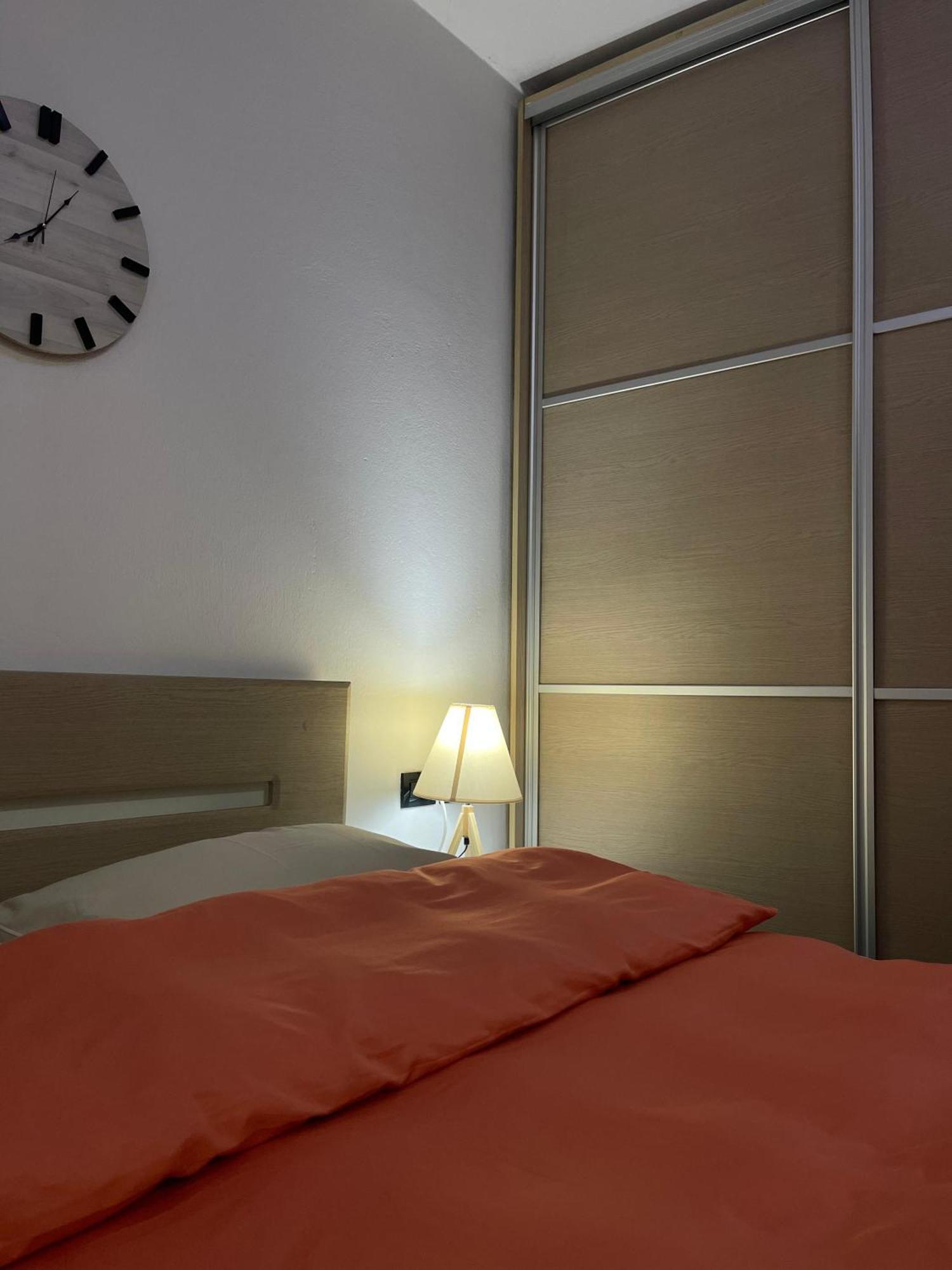 Sky Center Apartment Tirana Bagian luar foto
