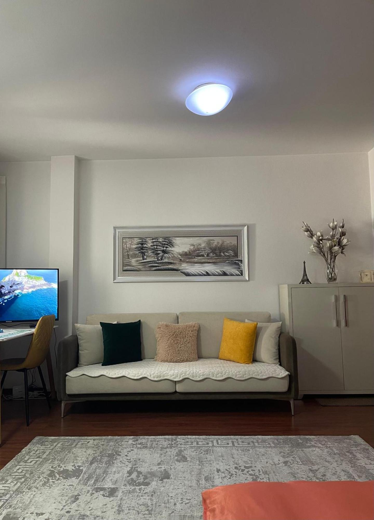 Sky Center Apartment Tirana Bagian luar foto
